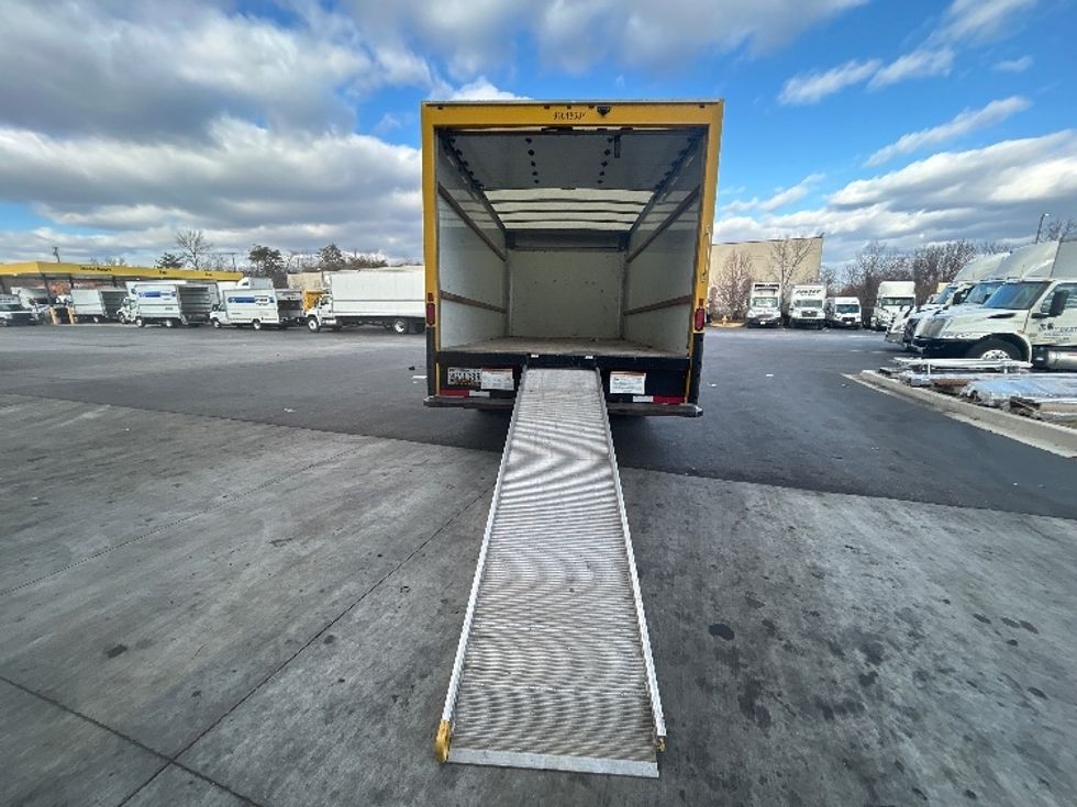 Light Duty Box Truck-Light and Medium Duty Trucks-GMC-2021-Savana G33903-Jessup-MD-93,154\n\t\tmiles-$ 26,500 - Image 9