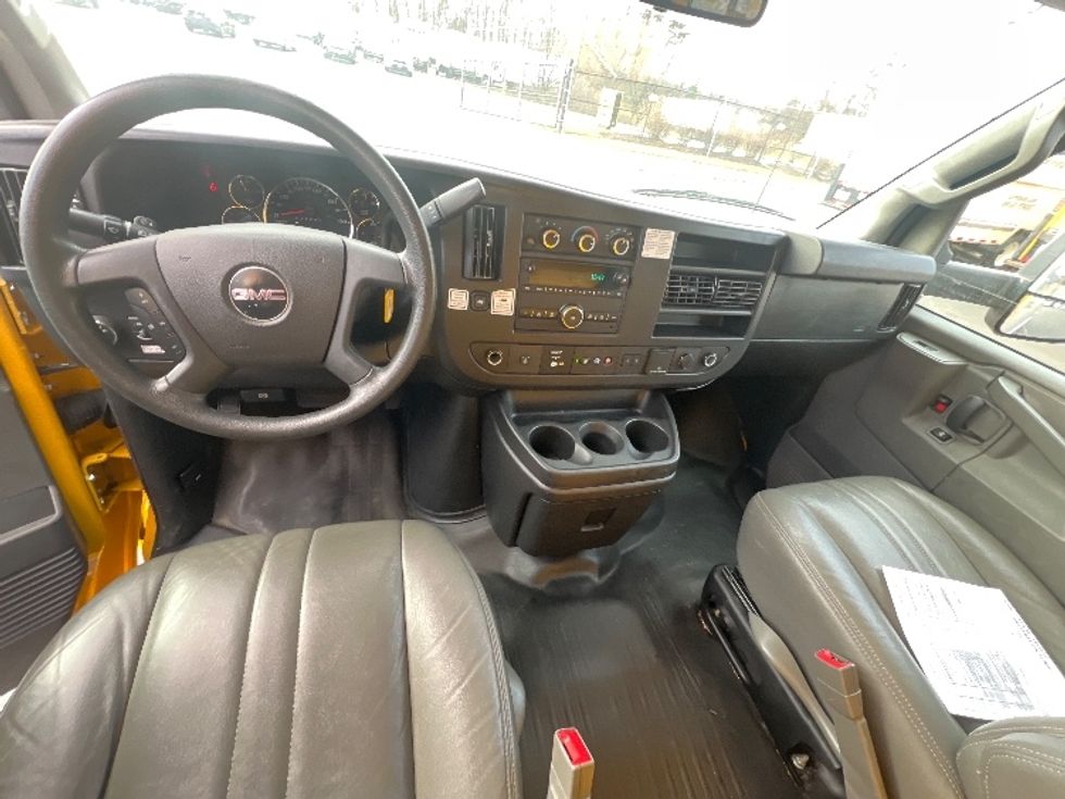 Light Duty Box Truck-Light and Medium Duty Trucks-GMC-2021-Savana G33903-Jessup-MD-97,178\n\t\tmiles-$ 26,000 - Image 18