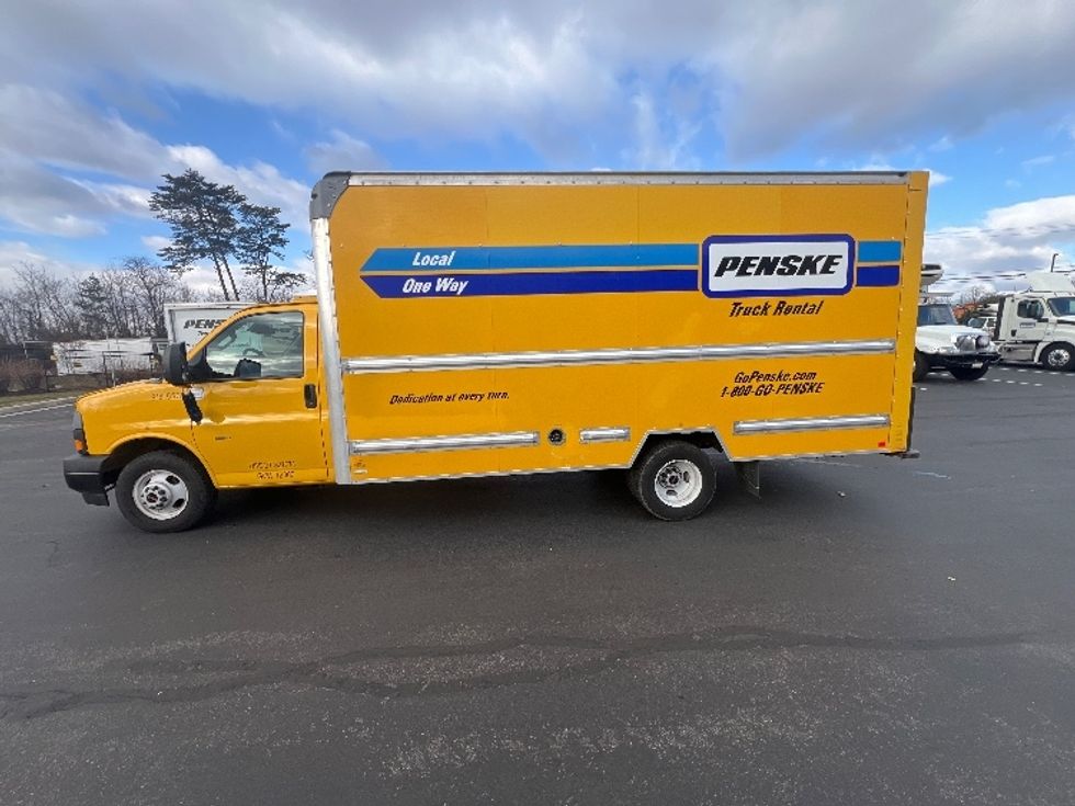 Light Duty Box Truck-Light and Medium Duty Trucks-GMC-2021-Savana G33903-Jessup-MD-97,178\n\t\tmiles-$ 26,000 - Image 4