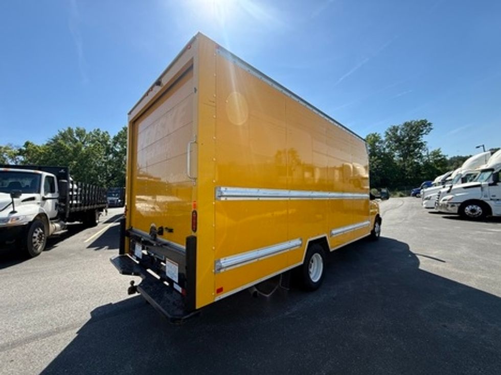 Light Duty Box Truck-Light and Medium Duty Trucks-GMC-2021-Savana G33903-Jessup-MD-97,186\n\t\tmiles-$ 26,000 - Image 12