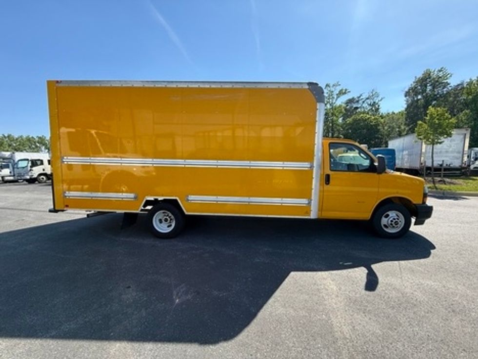 Light Duty Box Truck-Light and Medium Duty Trucks-GMC-2021-Savana G33903-Jessup-MD-97,186\n\t\tmiles-$ 26,000 - Image 14