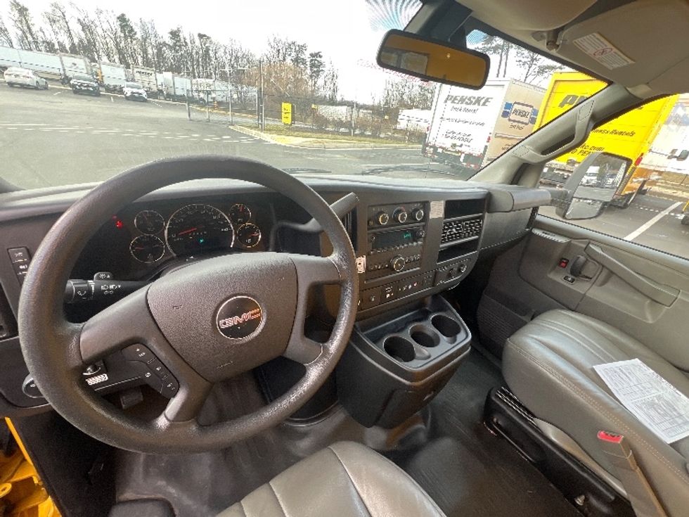 Light Duty Box Truck-Light and Medium Duty Trucks-GMC-2021-Savana G33903-Jessup-MD-97,186\n\t\tmiles-$ 26,000 - Image 16