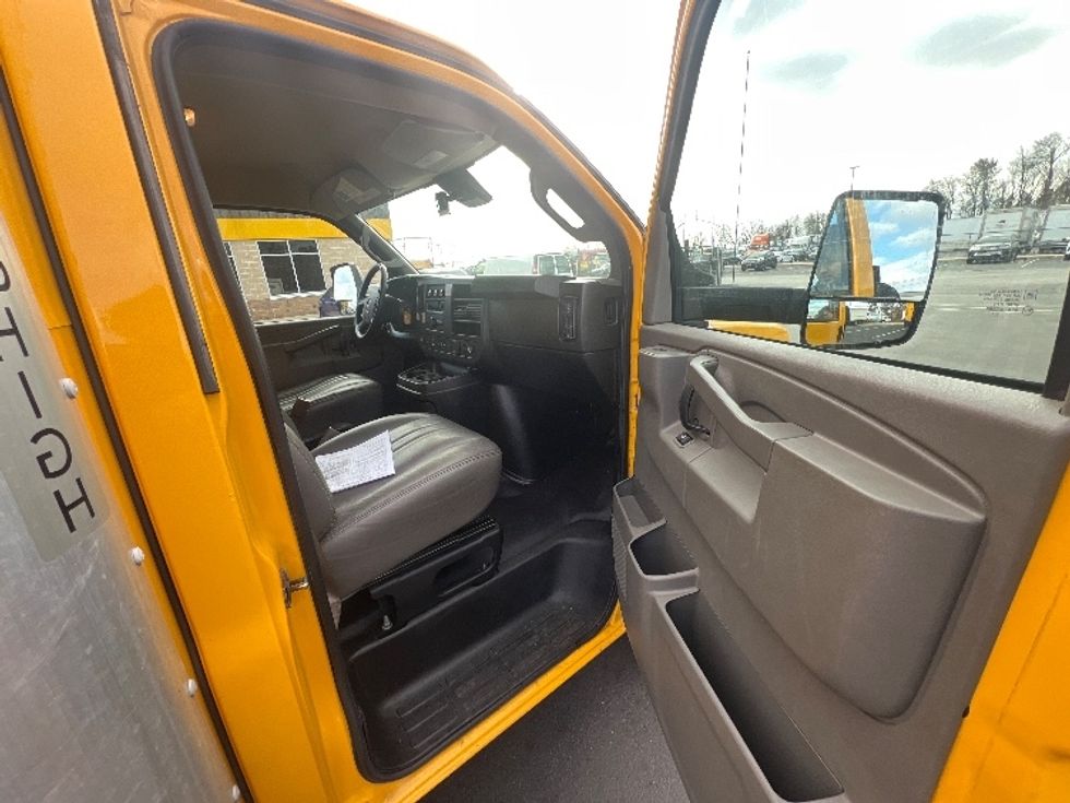 Light Duty Box Truck-Light and Medium Duty Trucks-GMC-2021-Savana G33903-Jessup-MD-97,186\n\t\tmiles-$ 26,000 - Image 19