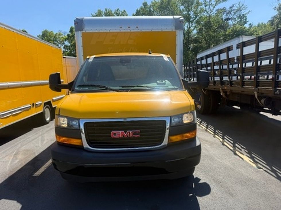 Light Duty Box Truck-Light and Medium Duty Trucks-GMC-2021-Savana G33903-Jessup-MD-97,186\n\t\tmiles-$ 26,000 - Image 2