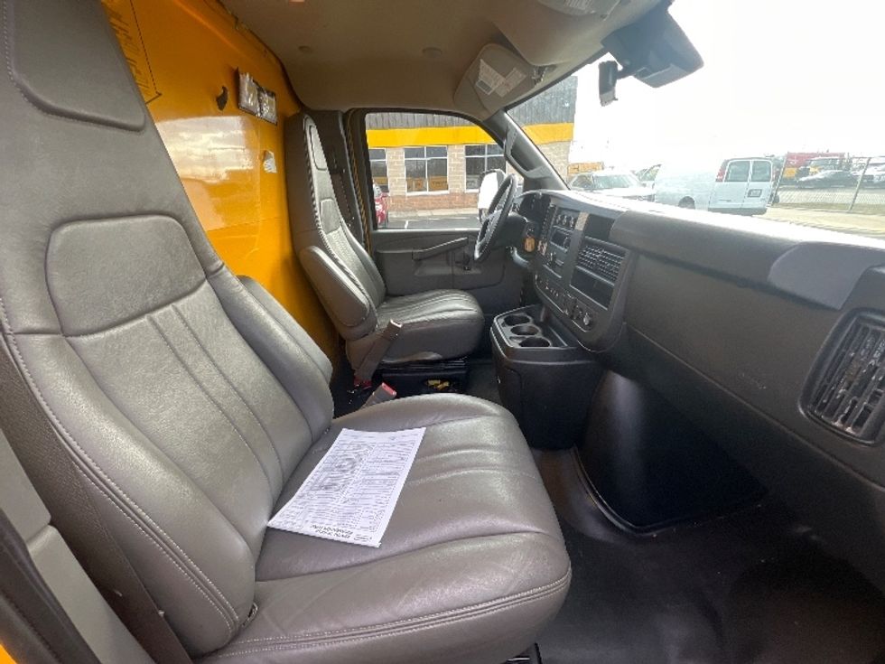 Light Duty Box Truck-Light and Medium Duty Trucks-GMC-2021-Savana G33903-Jessup-MD-97,186\n\t\tmiles-$ 26,000 - Image 21