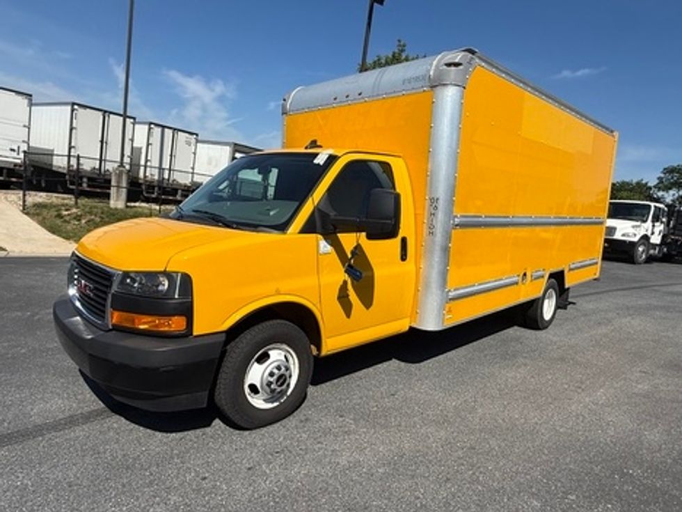 Light Duty Box Truck-Light and Medium Duty Trucks-GMC-2021-Savana G33903-Jessup-MD-97,186\n\t\tmiles-$ 26,000 - Image 3