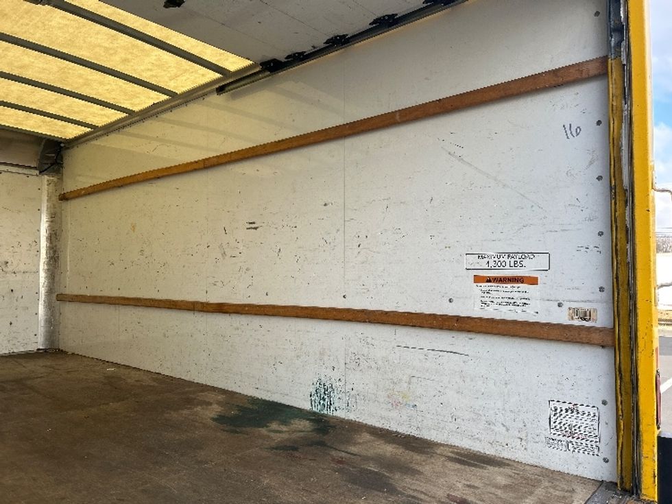 Light Duty Box Truck-Light and Medium Duty Trucks-GMC-2021-Savana G33903-Jessup-MD-98,187\n\t\tmiles-$ 26,000 - Image 11