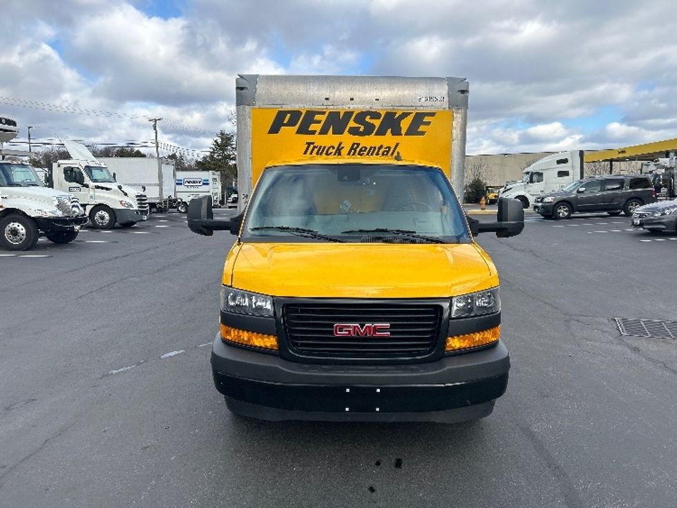 Light Duty Box Truck-Light and Medium Duty Trucks-GMC-2021-Savana G33903-Jessup-MD-98,187\n\t\tmiles-$ 26,000 - Image 2