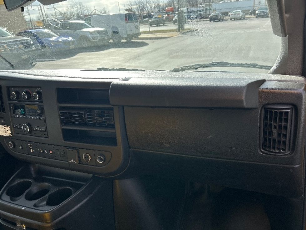 Light Duty Box Truck-Light and Medium Duty Trucks-GMC-2021-Savana G33903-Jessup-MD-98,187\n\t\tmiles-$ 26,000 - Image 20