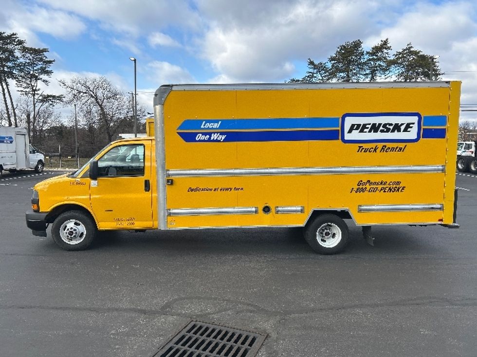 Light Duty Box Truck-Light and Medium Duty Trucks-GMC-2021-Savana G33903-Jessup-MD-98,187\n\t\tmiles-$ 26,000 - Image 4