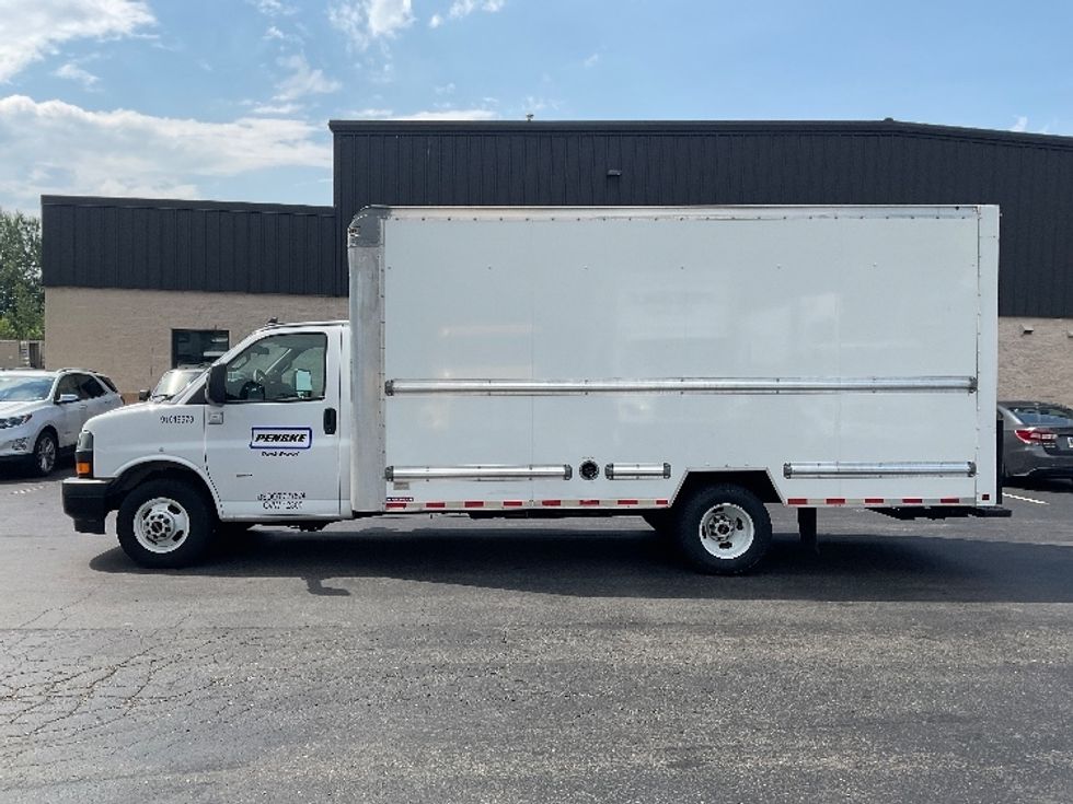 Light Duty Box Truck-Light and Medium Duty Trucks-GMC-2021-Savana G33903-Jessup-PA-58,878\n\t\tmiles-$ 33,000 - Image 4