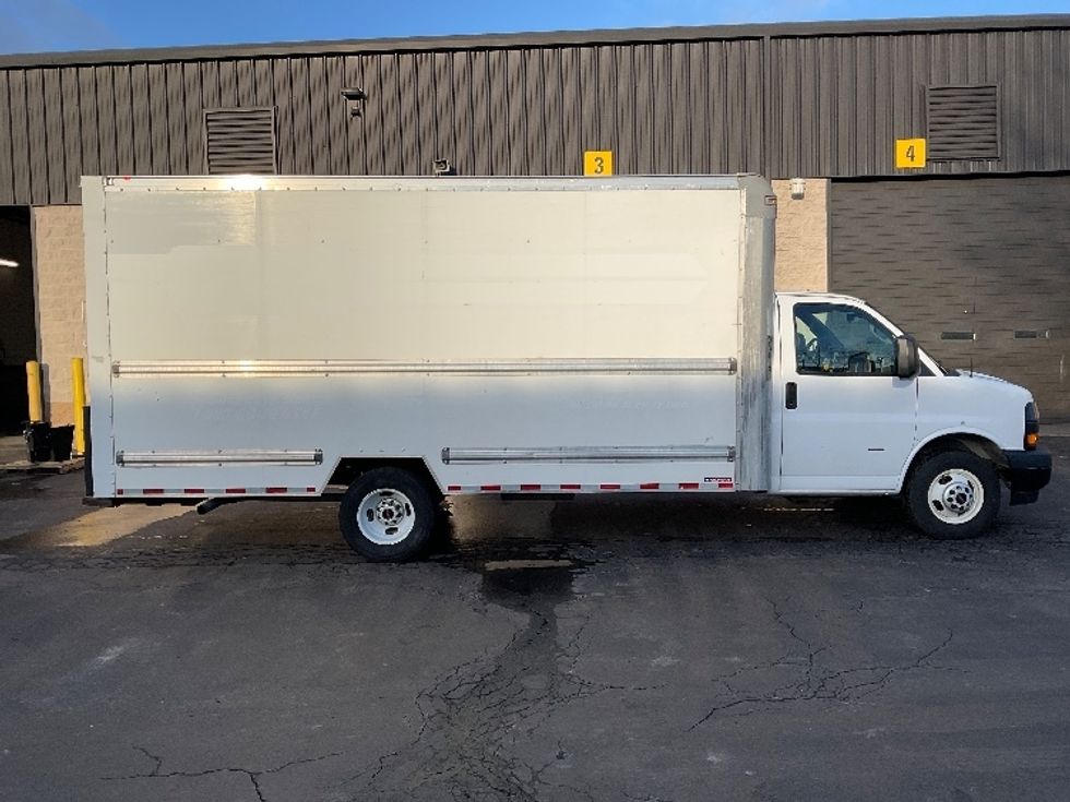 Light Duty Box Truck-Light and Medium Duty Trucks-GMC-2021-Savana G33903-Jessup-PA-88,051\n\t\tmiles-$ 29,750 - Image 15