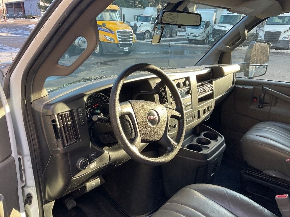 Light Duty Box Truck-Light and Medium Duty Trucks-GMC-2021-Savana G33903-Jessup-PA-88,051\n\t\tmiles-$ 29,750 - Image 17