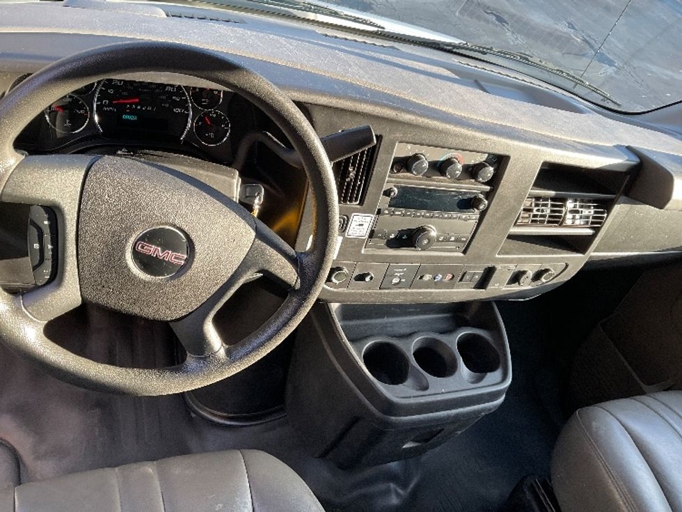 Light Duty Box Truck-Light and Medium Duty Trucks-GMC-2021-Savana G33903-Jessup-PA-88,051\n\t\tmiles-$ 29,750 - Image 18