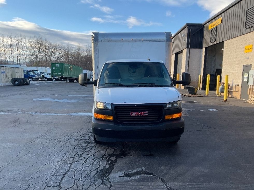 Light Duty Box Truck-Light and Medium Duty Trucks-GMC-2021-Savana G33903-Jessup-PA-88,051\n\t\tmiles-$ 29,750 - Image 2