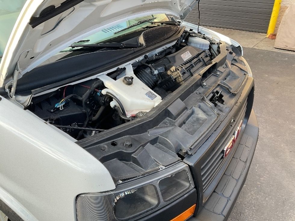 Light Duty Box Truck-Light and Medium Duty Trucks-GMC-2021-Savana G33903-Jessup-PA-88,051\n\t\tmiles-$ 29,750 - Image 22