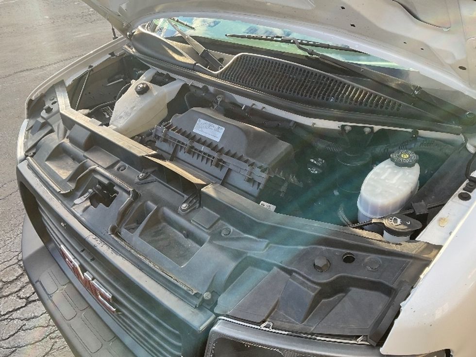 Light Duty Box Truck-Light and Medium Duty Trucks-GMC-2021-Savana G33903-Jessup-PA-88,051\n\t\tmiles-$ 29,750 - Image 23