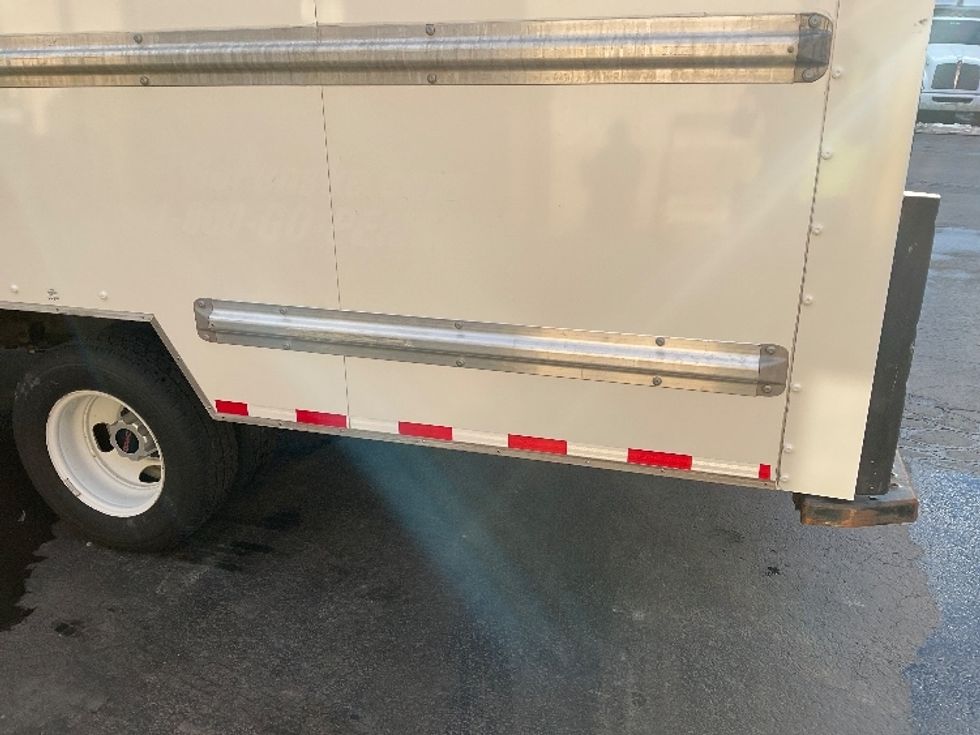 Light Duty Box Truck-Light and Medium Duty Trucks-GMC-2021-Savana G33903-Jessup-PA-88,051\n\t\tmiles-$ 29,750 - Image 24