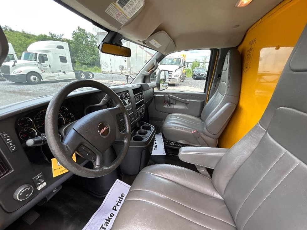 Light Duty Box Truck-Light and Medium Duty Trucks-GMC-2021-Savana G33903-Johnstown-PA-75,185\n\t\tmiles-$ 27,000 - Image 17