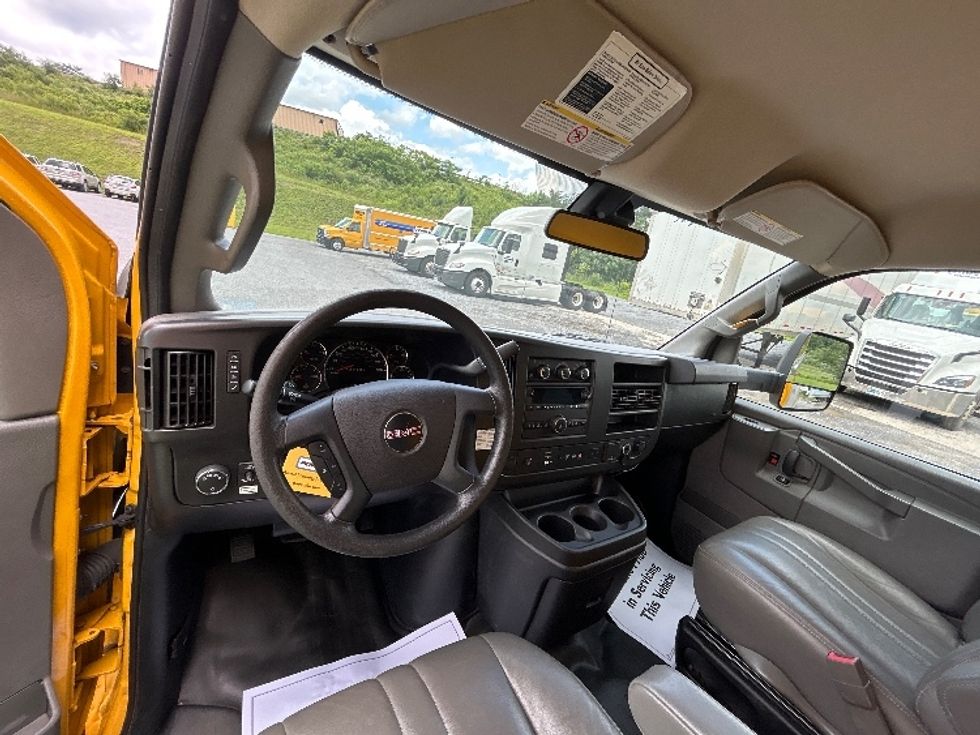 Light Duty Box Truck-Light and Medium Duty Trucks-GMC-2021-Savana G33903-Johnstown-PA-75,185\n\t\tmiles-$ 27,000 - Image 18