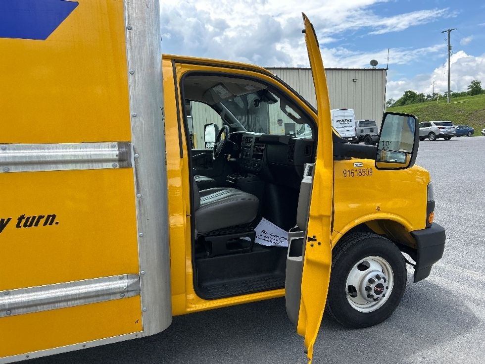 Light Duty Box Truck-Light and Medium Duty Trucks-GMC-2021-Savana G33903-Johnstown-PA-75,185\n\t\tmiles-$ 27,000 - Image 20