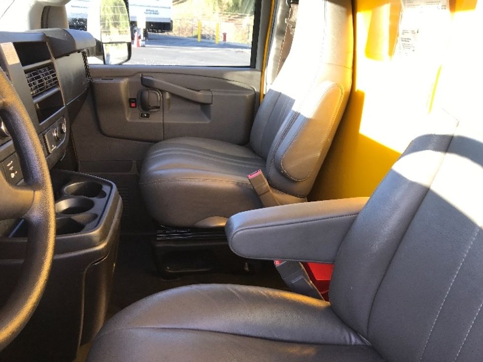 Light Duty Box Truck-Light and Medium Duty Trucks-GMC-2021-Savana G33903-Jurupa Valley-CA-79,410\n\t\tmiles-$ 32,750 - Image 19