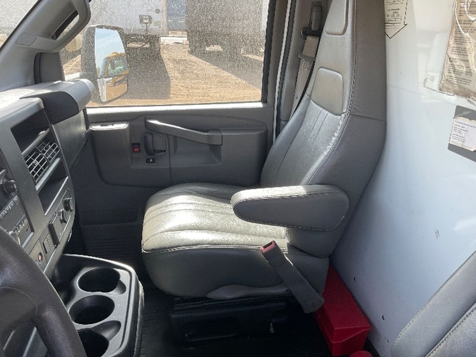 Light Duty Box Truck-Light and Medium Duty Trucks-GMC-2021-Savana G33903-Jurupa Valley-CA-88,037\n\t\tmiles-$ 32,250 - Image 18