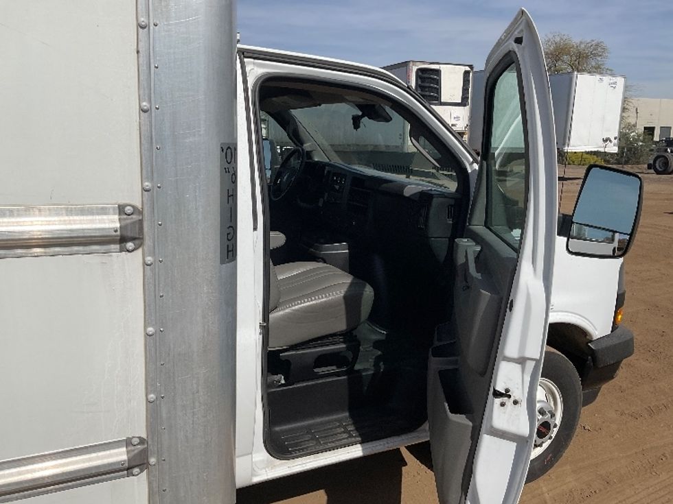 Light Duty Box Truck-Light and Medium Duty Trucks-GMC-2021-Savana G33903-Jurupa Valley-CA-88,037\n\t\tmiles-$ 32,250 - Image 19