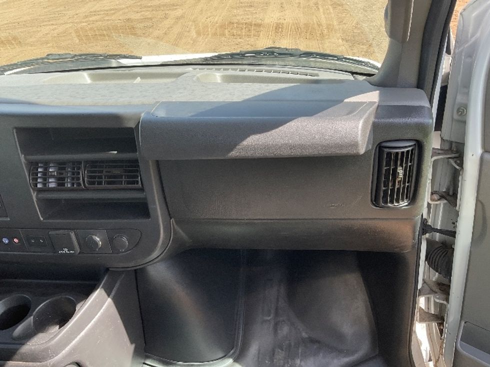 Light Duty Box Truck-Light and Medium Duty Trucks-GMC-2021-Savana G33903-Jurupa Valley-CA-88,037\n\t\tmiles-$ 32,250 - Image 20