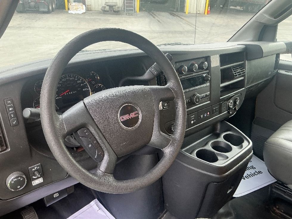 Light Duty Box Truck-Light and Medium Duty Trucks-GMC-2021-Savana G33903-Jurupa Valley-CA-88,539\n\t\tmiles-$ 29,000 - Image 17