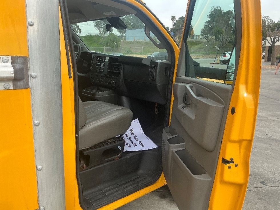 Light Duty Box Truck-Light and Medium Duty Trucks-GMC-2021-Savana G33903-Jurupa Valley-CA-88,539\n\t\tmiles-$ 29,000 - Image 20