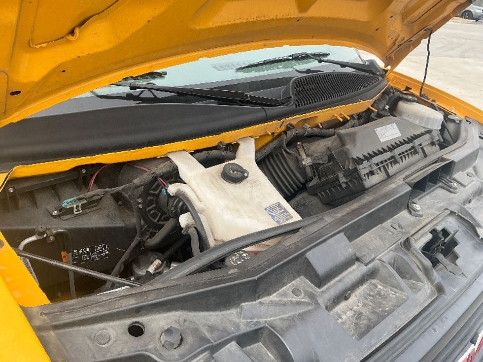 Light Duty Box Truck-Light and Medium Duty Trucks-GMC-2021-Savana G33903-Jurupa Valley-CA-88,539\n\t\tmiles-$ 29,000 - Image 23