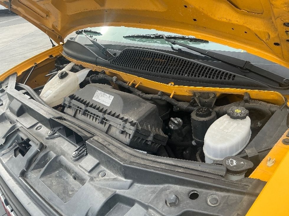 Light Duty Box Truck-Light and Medium Duty Trucks-GMC-2021-Savana G33903-Jurupa Valley-CA-88,539\n\t\tmiles-$ 29,000 - Image 24