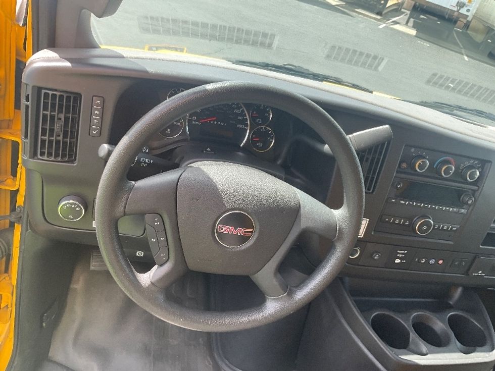 Light Duty Box Truck-Light and Medium Duty Trucks-GMC-2021-Savana G33903-Jurupa Valley-CA-91,322\n\t\tmiles-$ 28,750 - Image 18