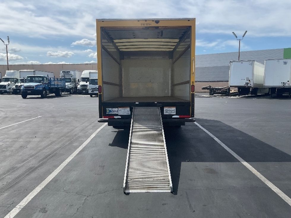 Light Duty Box Truck-Light and Medium Duty Trucks-GMC-2021-Savana G33903-Jurupa Valley-CA-91,322\n\t\tmiles-$ 28,750 - Image 9