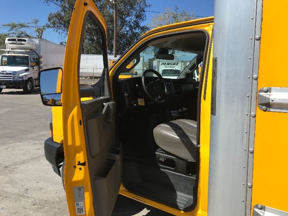 Light Duty Box Truck-Light and Medium Duty Trucks-GMC-2021-Savana G33903-Jurupa Valley-CA-92,692\n\t\tmiles-$ 26,250 - Image 16