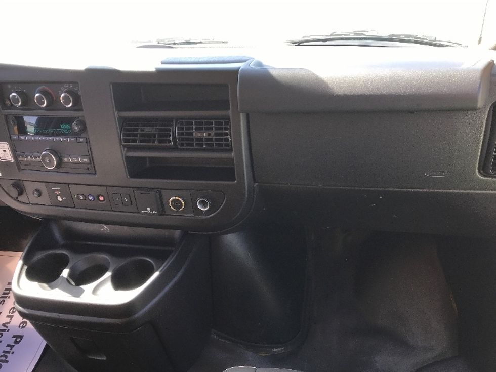 Light Duty Box Truck-Light and Medium Duty Trucks-GMC-2021-Savana G33903-Jurupa Valley-CA-92,692\n\t\tmiles-$ 26,250 - Image 21