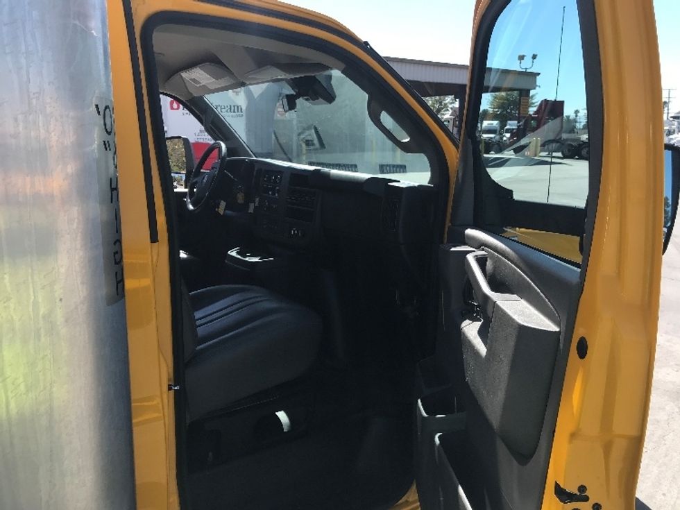 Light Duty Box Truck-Light and Medium Duty Trucks-GMC-2021-Savana G33903-Jurupa Valley-CA-92,692\n\t\tmiles-$ 26,250 - Image 22