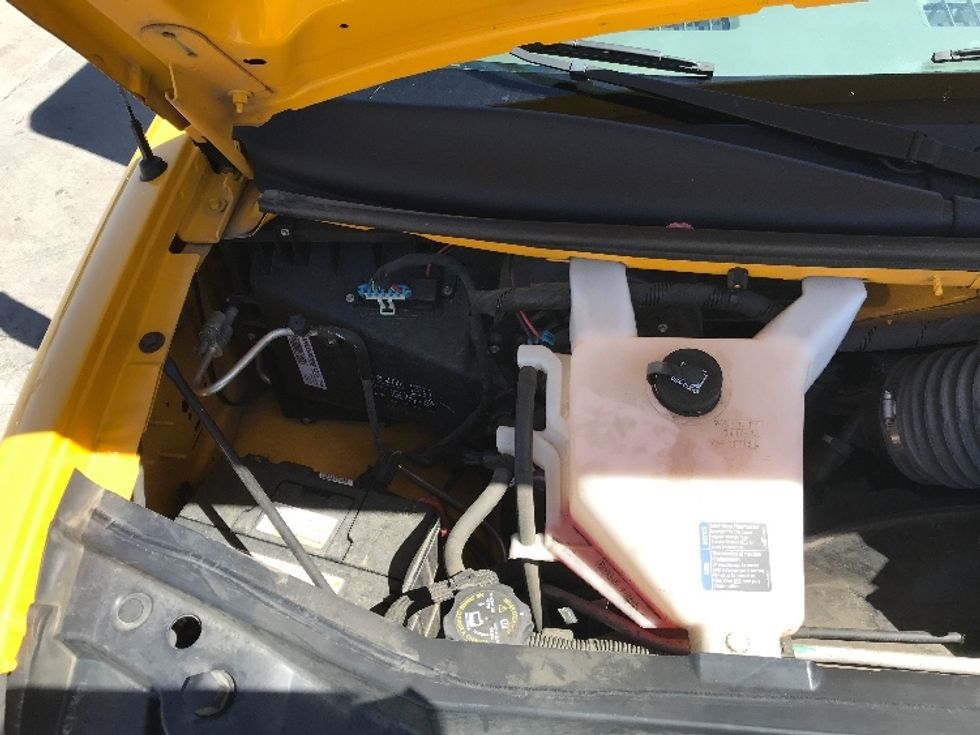 Light Duty Box Truck-Light and Medium Duty Trucks-GMC-2021-Savana G33903-Jurupa Valley-CA-92,692\n\t\tmiles-$ 26,250 - Image 23