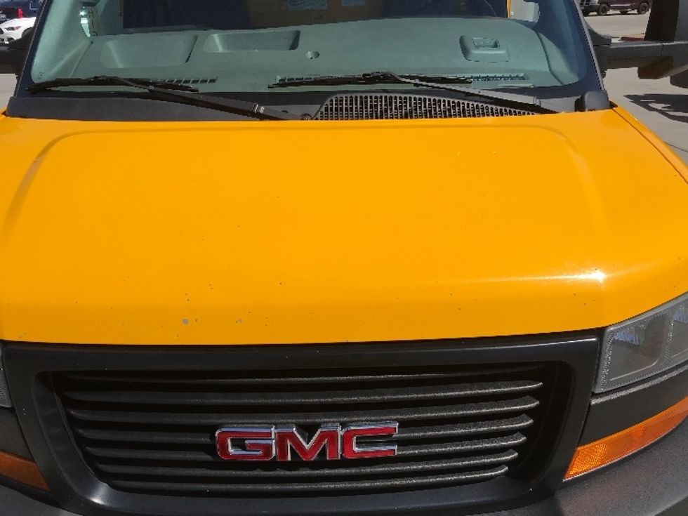 Light Duty Box Truck-Light and Medium Duty Trucks-GMC-2021-Savana G33903-Jurupa Valley-CA-92,692\n\t\tmiles-$ 26,250 - Image 27