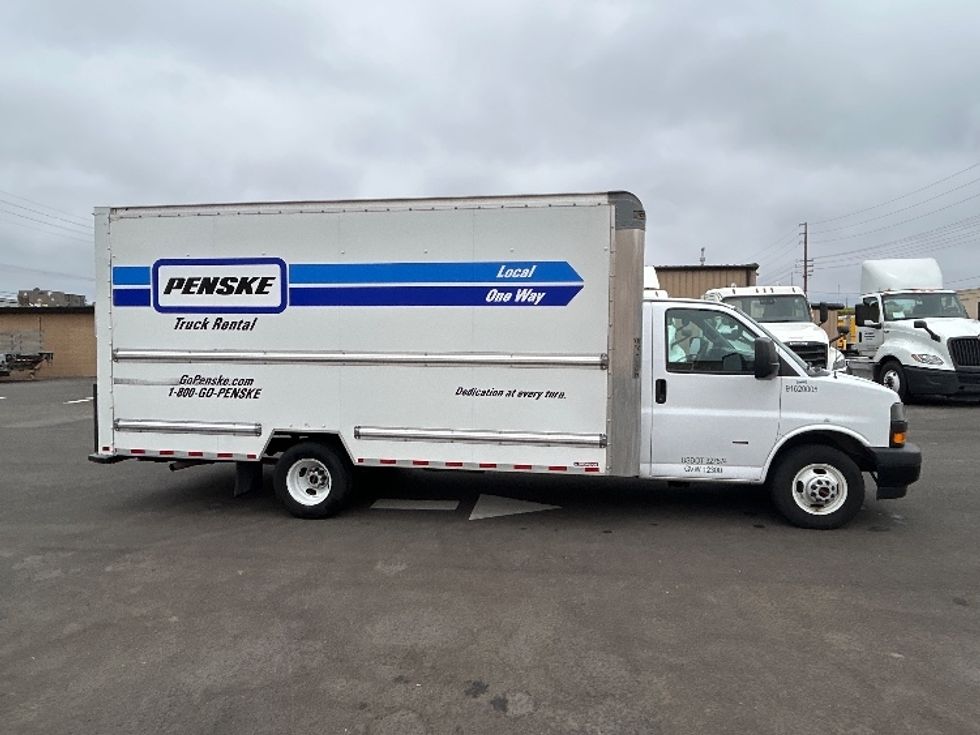 Light Duty Box Truck-Light and Medium Duty Trucks-GMC-2021-Savana G33903-Jurupa Valley-CA-94,306\n\t\tmiles-$ 32,000 - Image 14