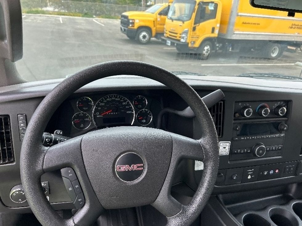 Light Duty Box Truck-Light and Medium Duty Trucks-GMC-2021-Savana G33903-Jurupa Valley-CA-94,306\n\t\tmiles-$ 32,000 - Image 16