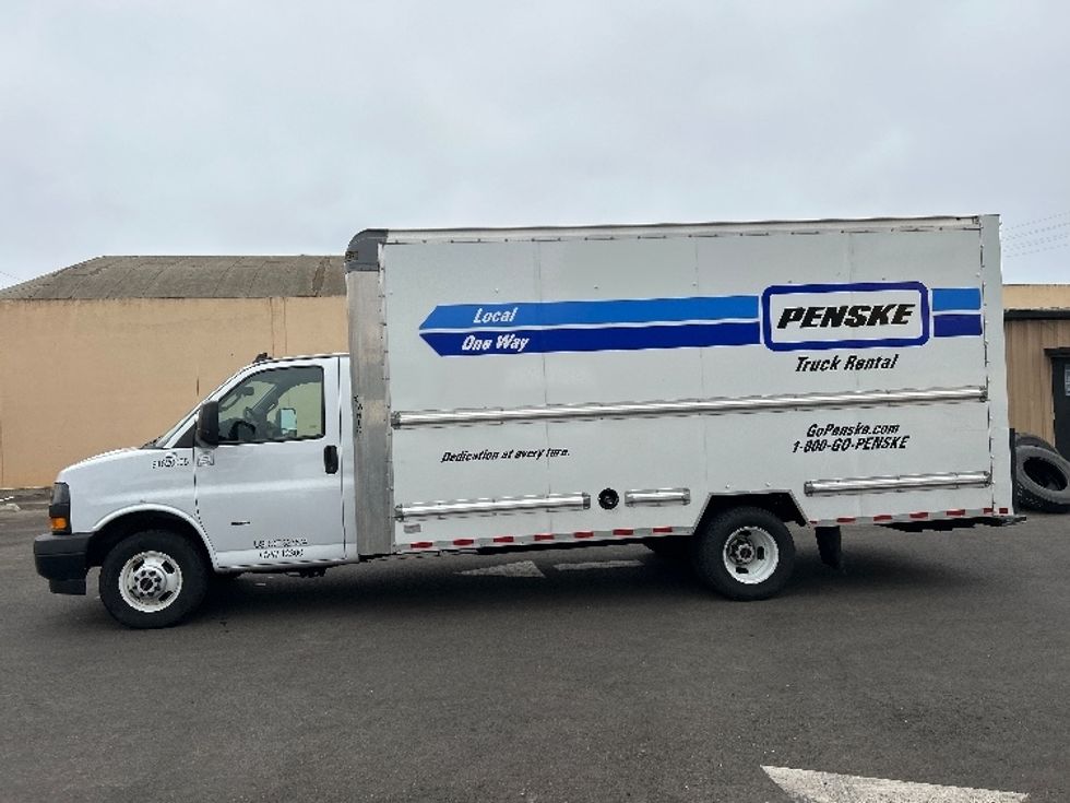 Light Duty Box Truck-Light and Medium Duty Trucks-GMC-2021-Savana G33903-Jurupa Valley-CA-94,306\n\t\tmiles-$ 32,000 - Image 4