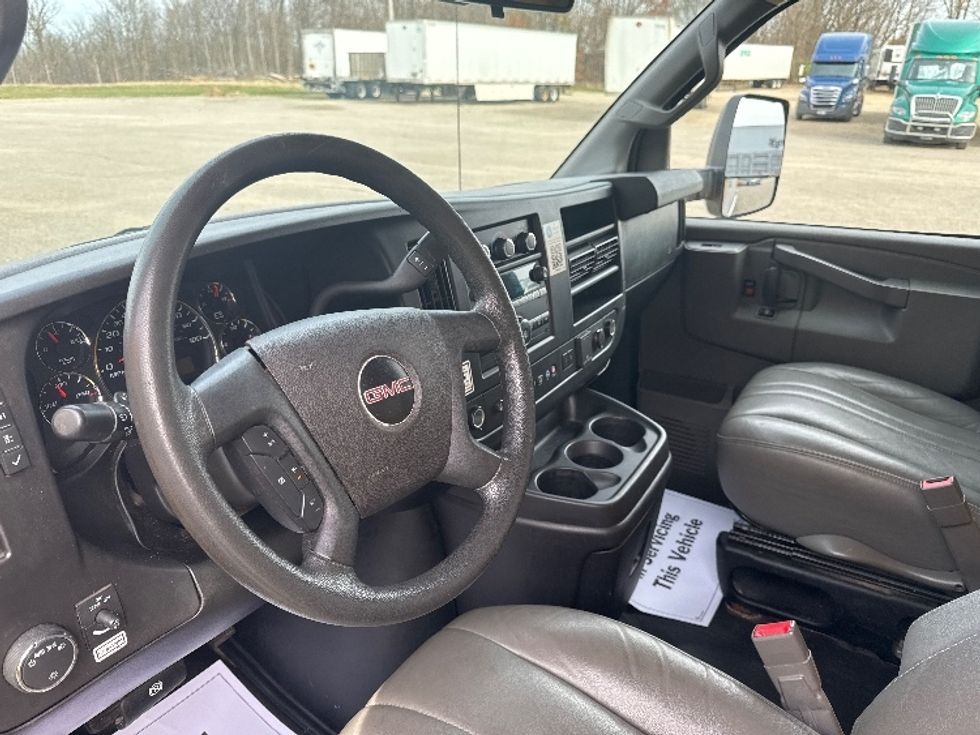 Light Duty Box Truck-Light and Medium Duty Trucks-GMC-2021-Savana G33903-Kalamazoo-MI-70,428\n\t\tmiles-$ 34,000 - Image 17