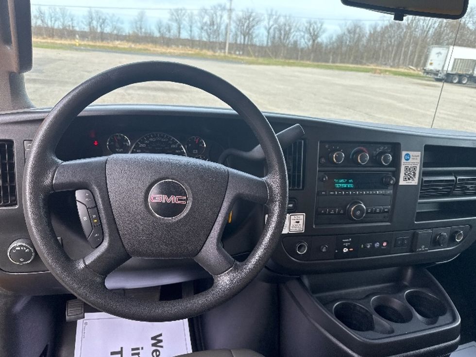 Light Duty Box Truck-Light and Medium Duty Trucks-GMC-2021-Savana G33903-Kalamazoo-MI-70,428\n\t\tmiles-$ 34,000 - Image 18
