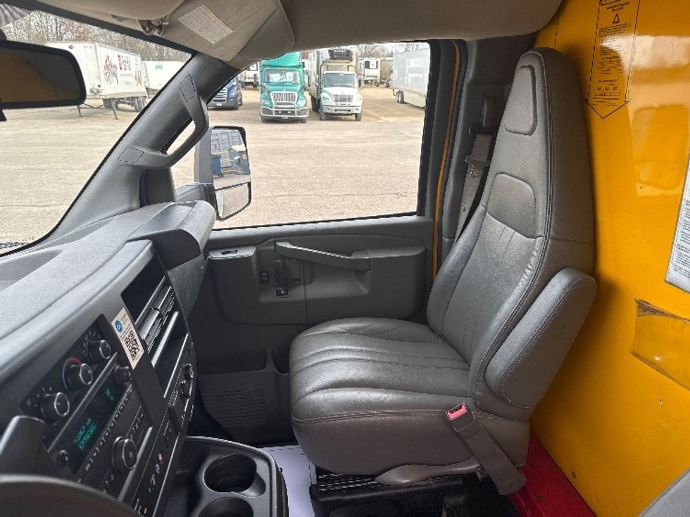 Light Duty Box Truck-Light and Medium Duty Trucks-GMC-2021-Savana G33903-Kalamazoo-MI-70,428\n\t\tmiles-$ 34,000 - Image 19