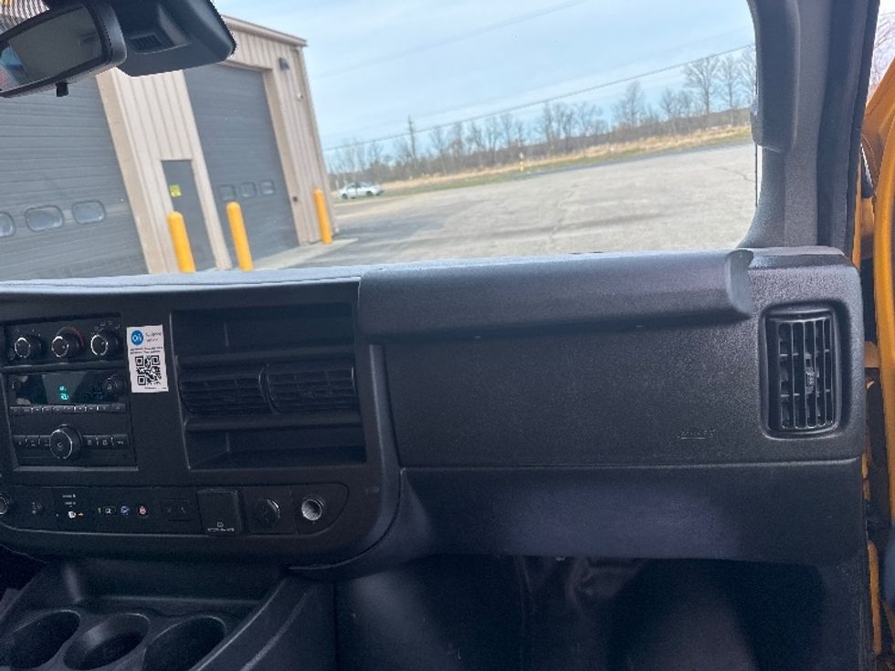 Light Duty Box Truck-Light and Medium Duty Trucks-GMC-2021-Savana G33903-Kalamazoo-MI-70,428\n\t\tmiles-$ 34,000 - Image 21