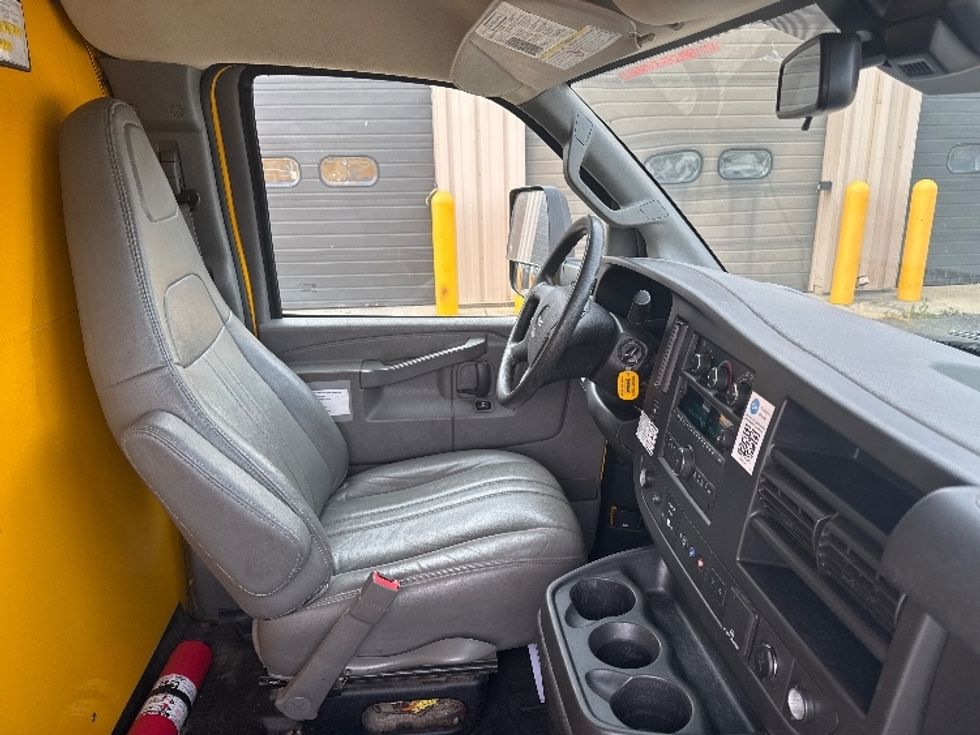 Light Duty Box Truck-Light and Medium Duty Trucks-GMC-2021-Savana G33903-Kalamazoo-MI-70,428\n\t\tmiles-$ 34,000 - Image 22