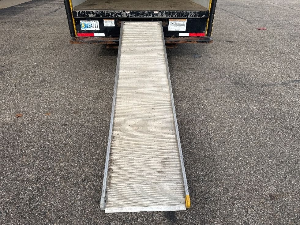 Light Duty Box Truck-Light and Medium Duty Trucks-GMC-2021-Savana G33903-Kalamazoo-MI-70,428\n\t\tmiles-$ 34,000 - Image 23