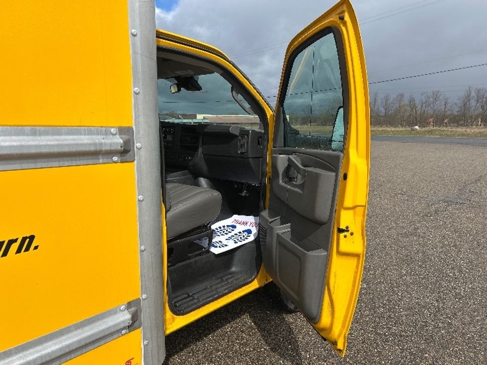 Light Duty Box Truck-Light and Medium Duty Trucks-GMC-2021-Savana G33903-Kalamazoo-MI-90,205\n\t\tmiles-$ 27,000 - Image 20